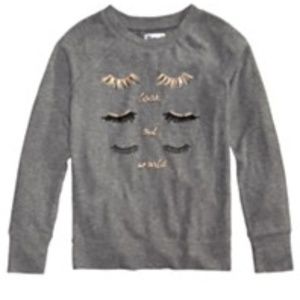 T-shirt long sleeve, sweater, cozy sweatshirt